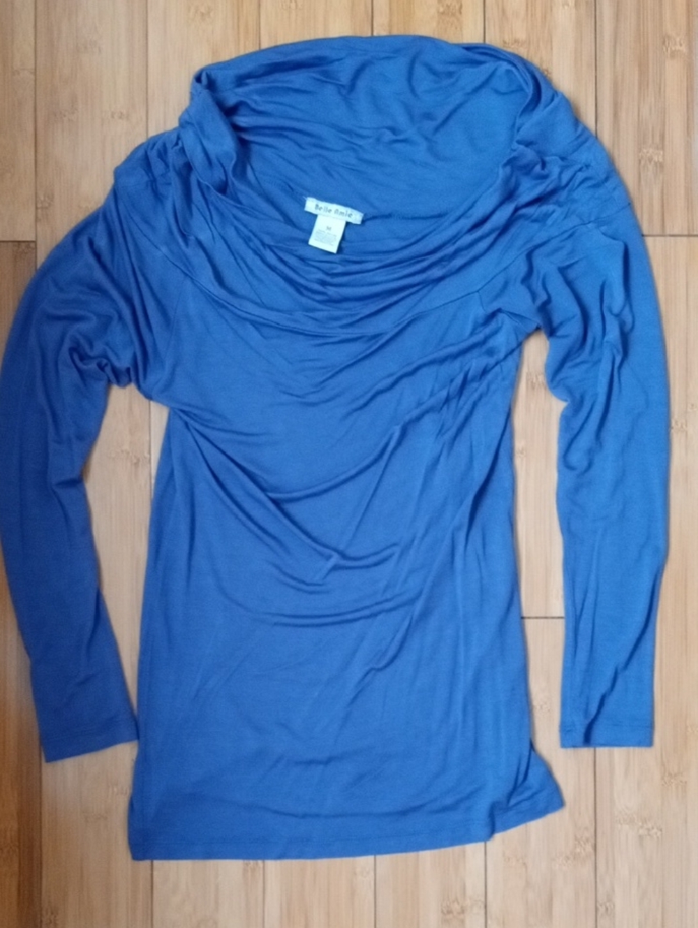 Belle Amie Draped Cowl Neck Long Sleeve Top in Blue. Size M